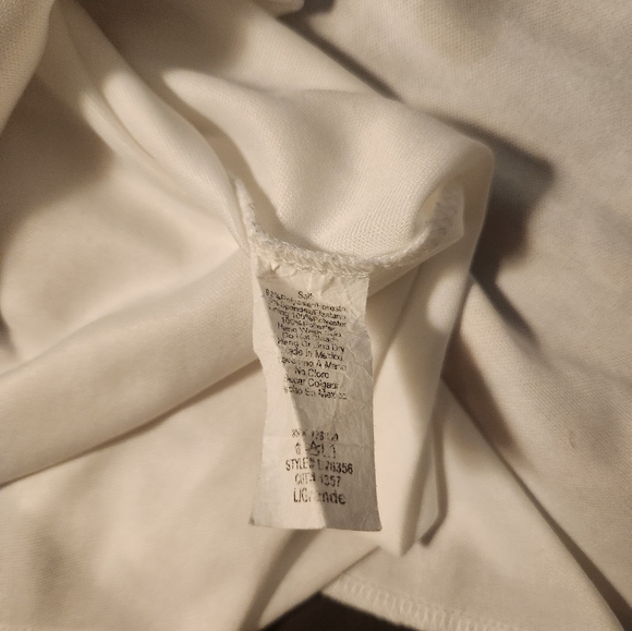 Lightweight, fitted, yet free flowing dress. - Picture 5 of 6